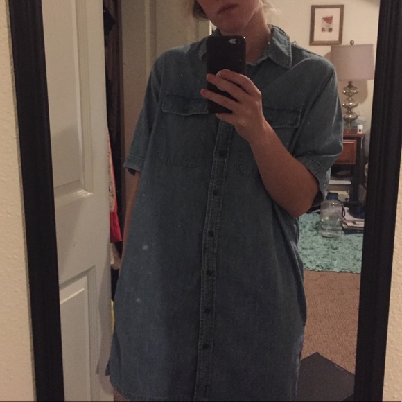 AA minimalist denim shirt dress - Picture 3 of 4